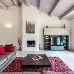 فيلة Aquila *